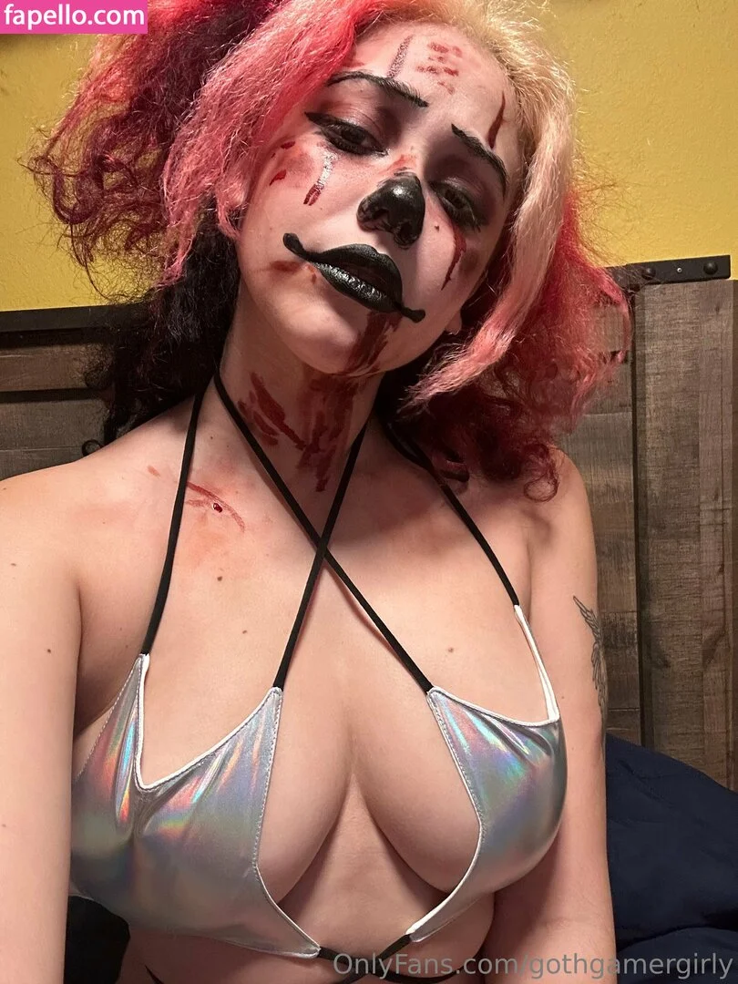 gothgamergirly / thegothmuse Onlyfans Photo Gallery 