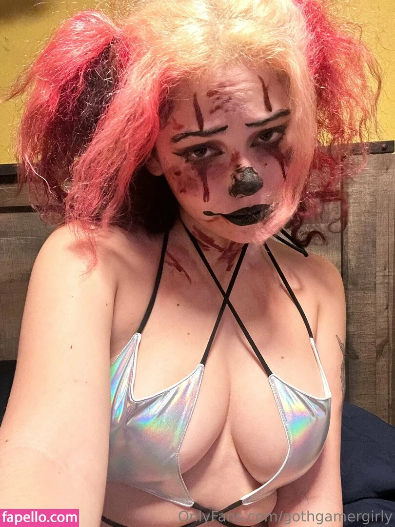 gothgamergirly / thegothmuse Onlyfans Photo Gallery 