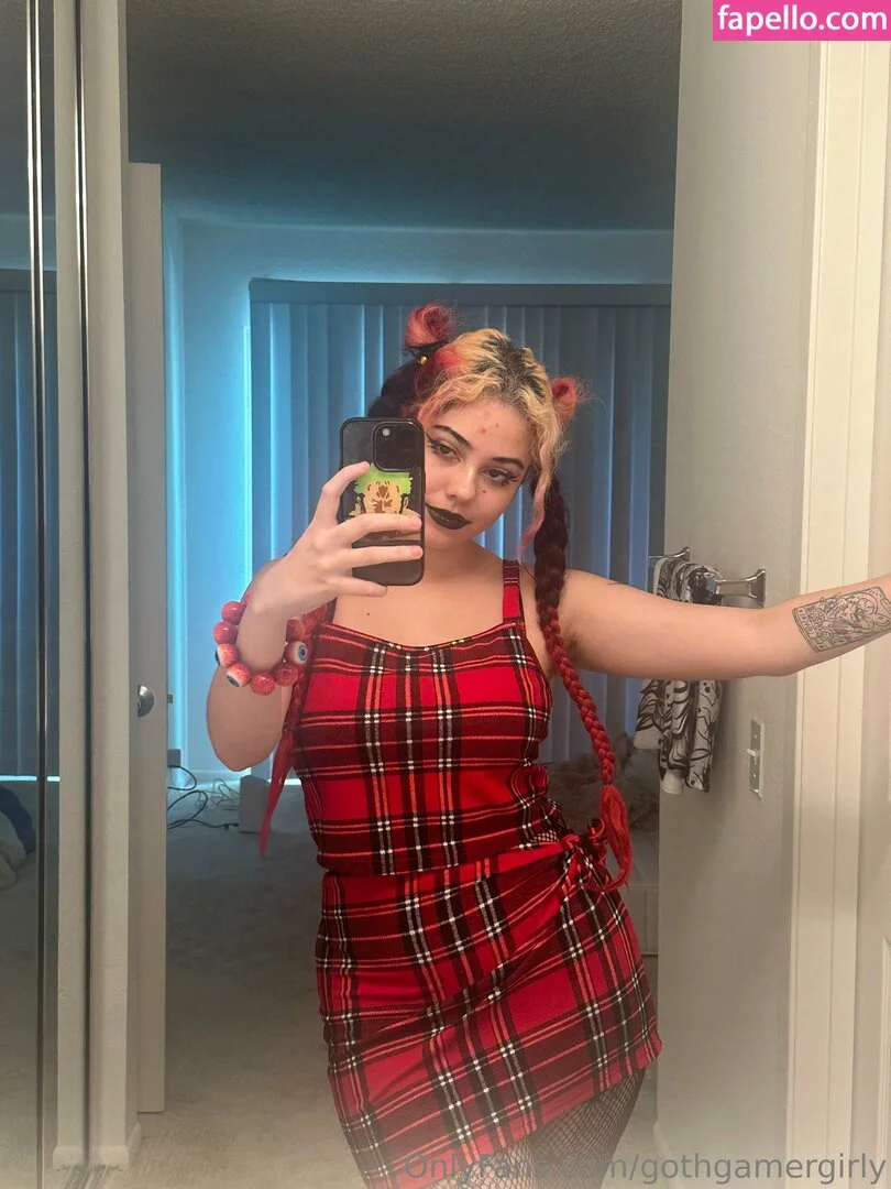 gothgamergirly / thegothmuse Onlyfans Photo Gallery 