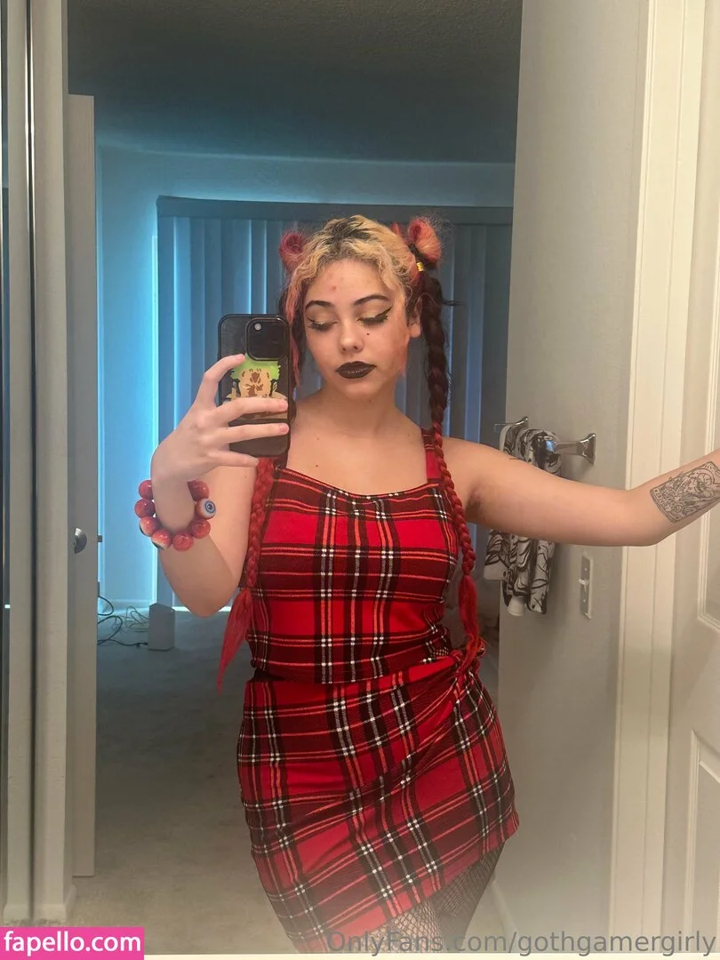 gothgamergirly / thegothmuse Onlyfans Photo Gallery 