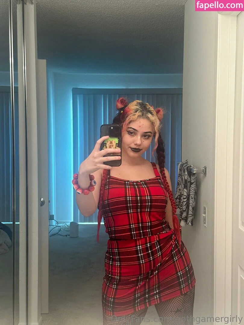 gothgamergirly / thegothmuse Onlyfans Photo Gallery 