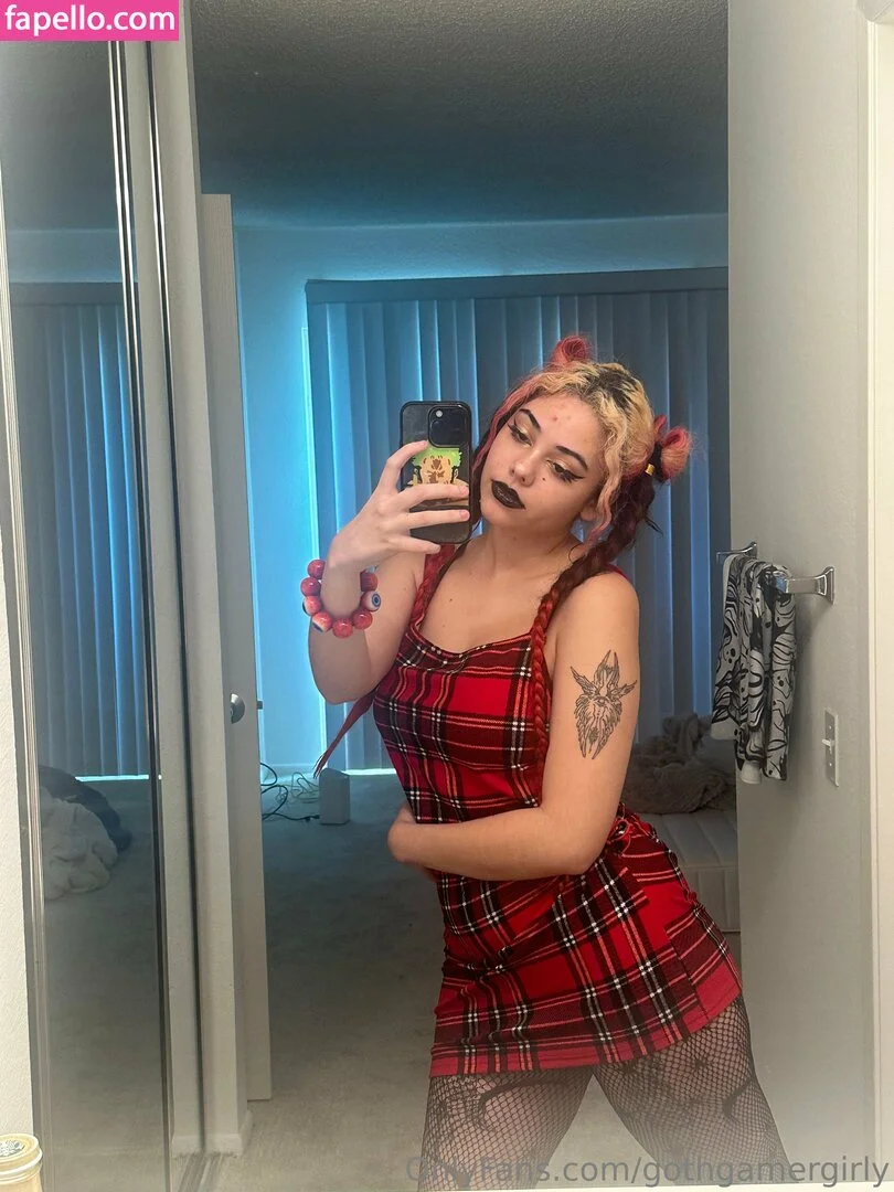 gothgamergirly / thegothmuse Onlyfans Photo Gallery 