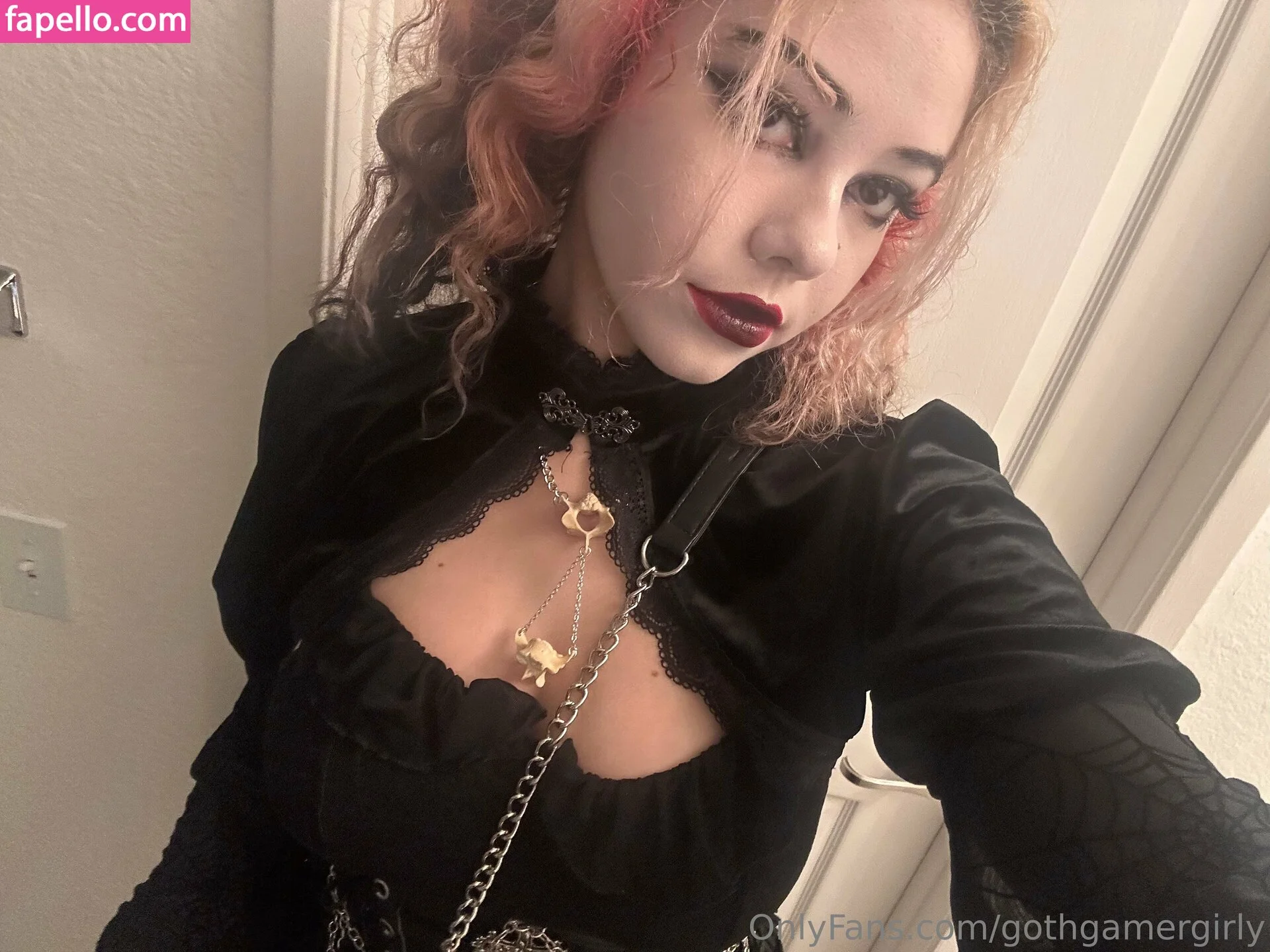 gothgamergirly / thegothmuse Onlyfans Photo Gallery 