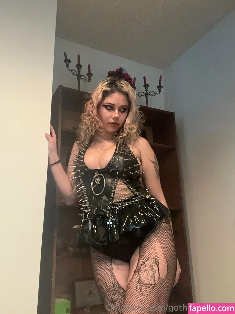 gothgamergirly / thegothmuse Onlyfans Photo Gallery 