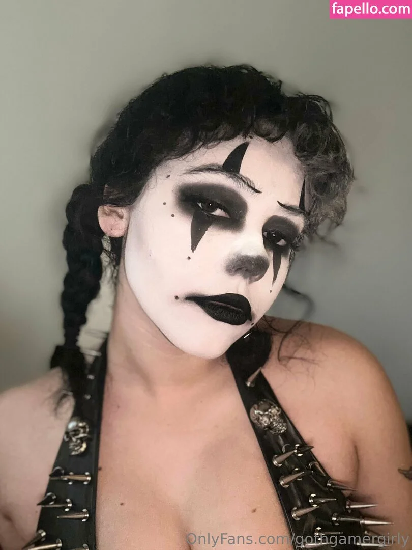 gothgamergirly / thegothmuse Onlyfans Photo Gallery 