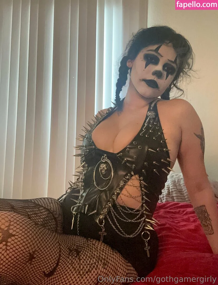 gothgamergirly / thegothmuse Onlyfans Photo Gallery 