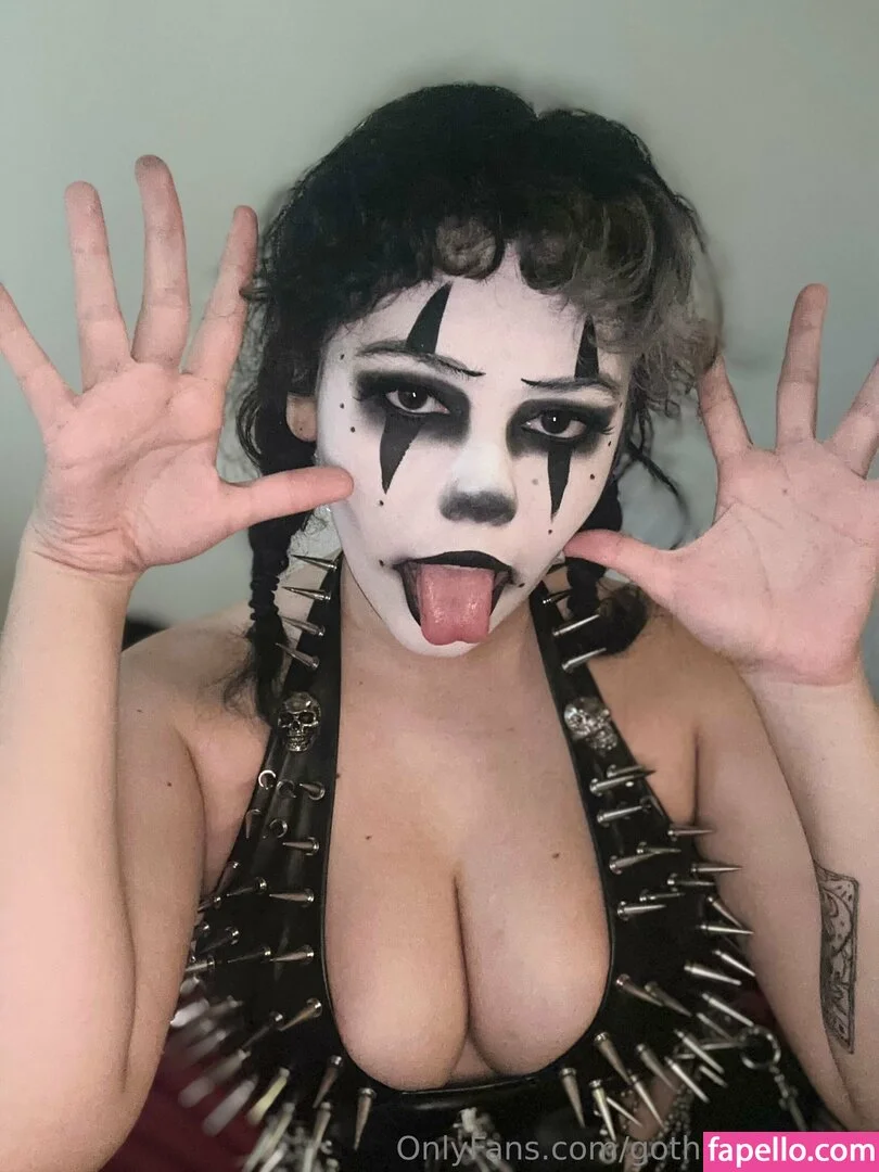 gothgamergirly / thegothmuse Onlyfans Photo Gallery 