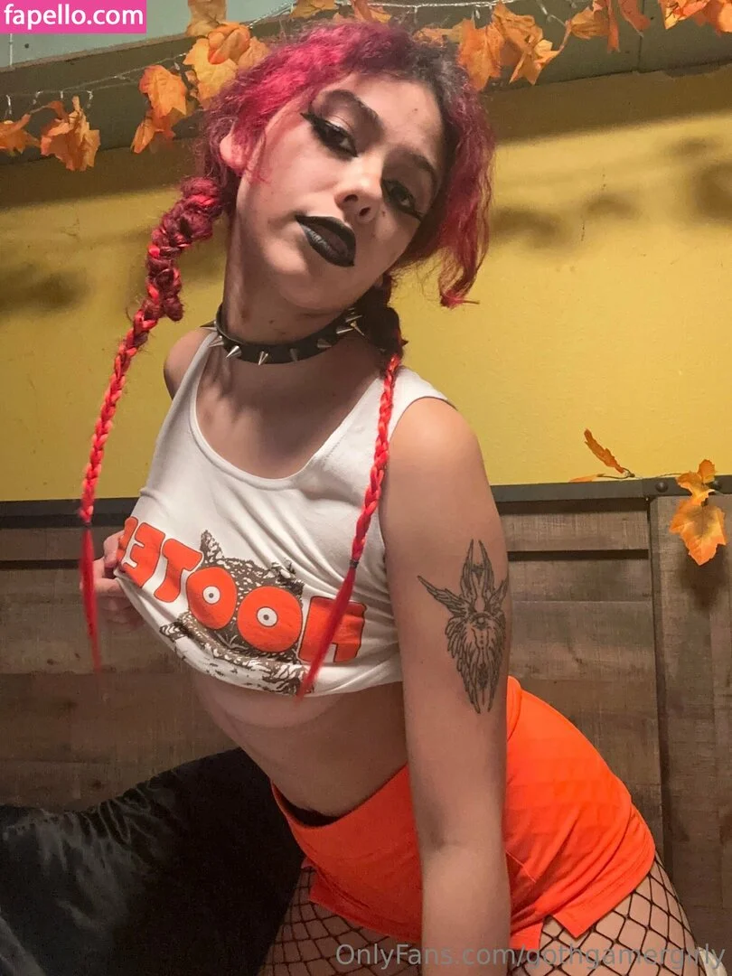 gothgamergirly / thegothmuse Onlyfans Photo Gallery 