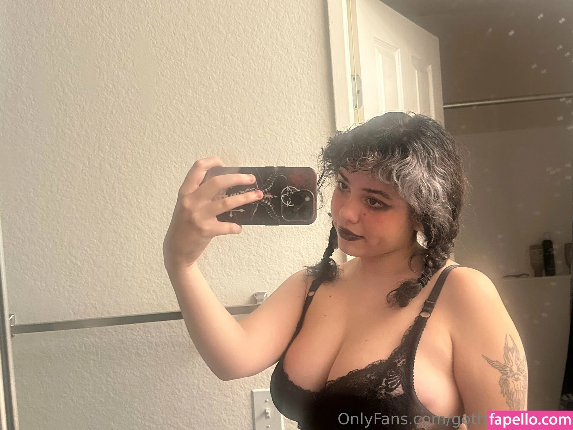 gothgamergirly / thegothmuse Onlyfans Photo Gallery 