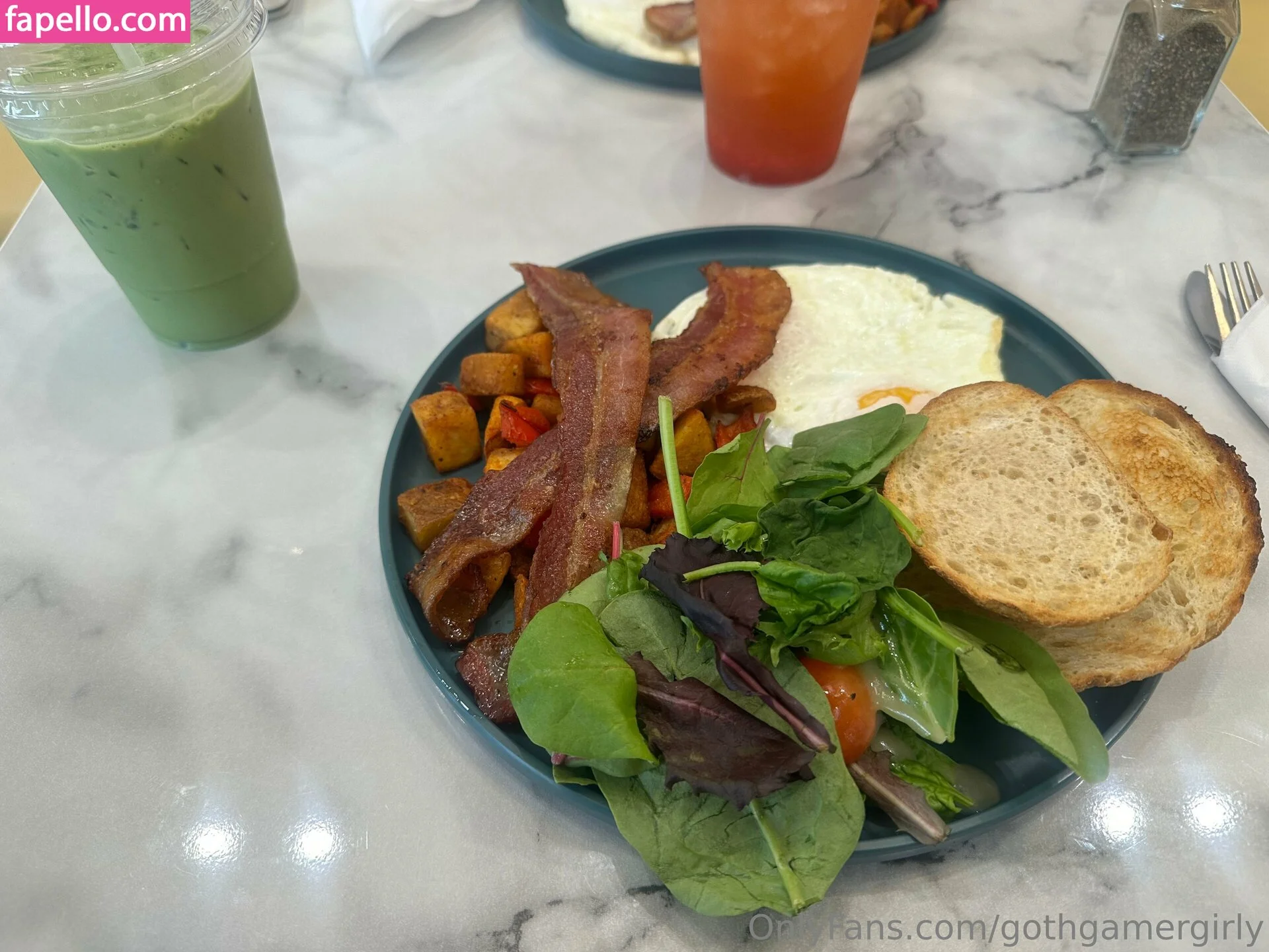 gothgamergirly / thegothmuse Onlyfans Photo Gallery 