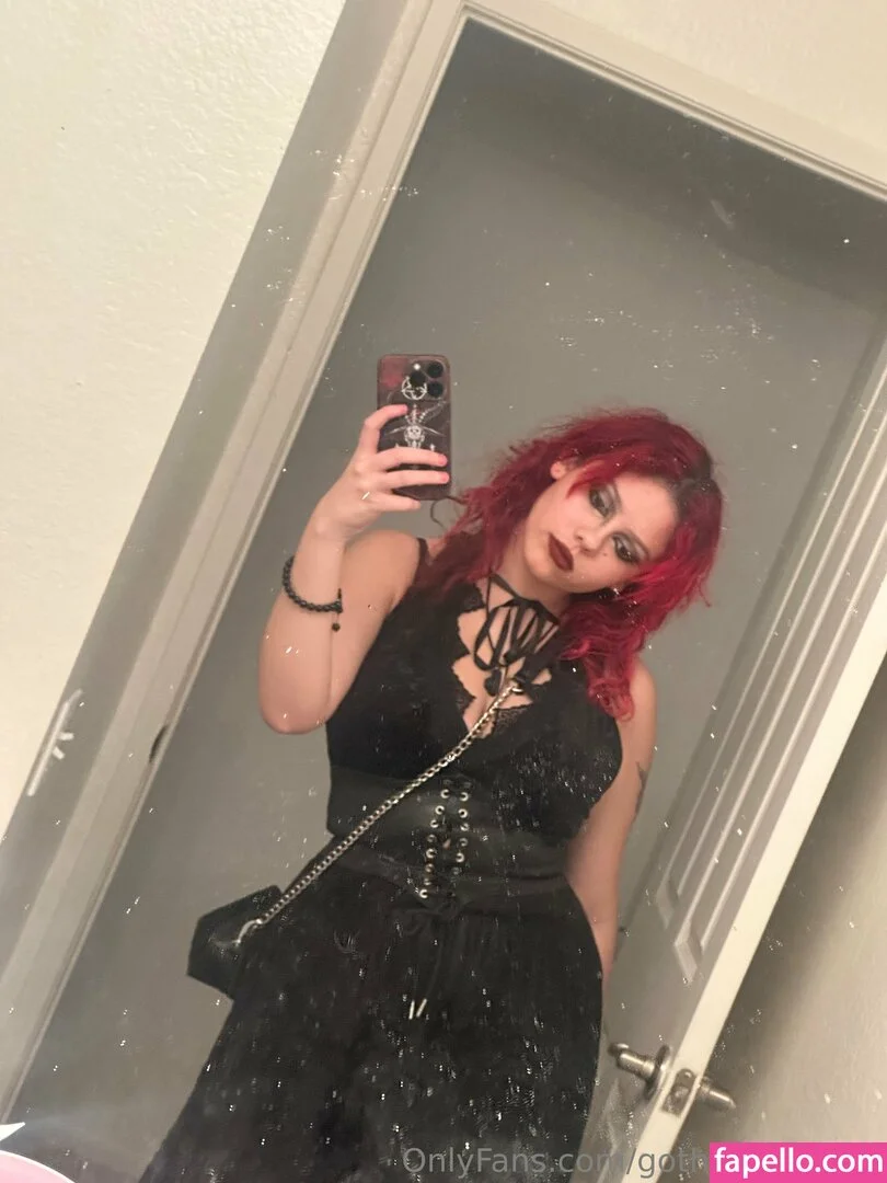 gothgamergirly / thegothmuse Onlyfans Photo Gallery 