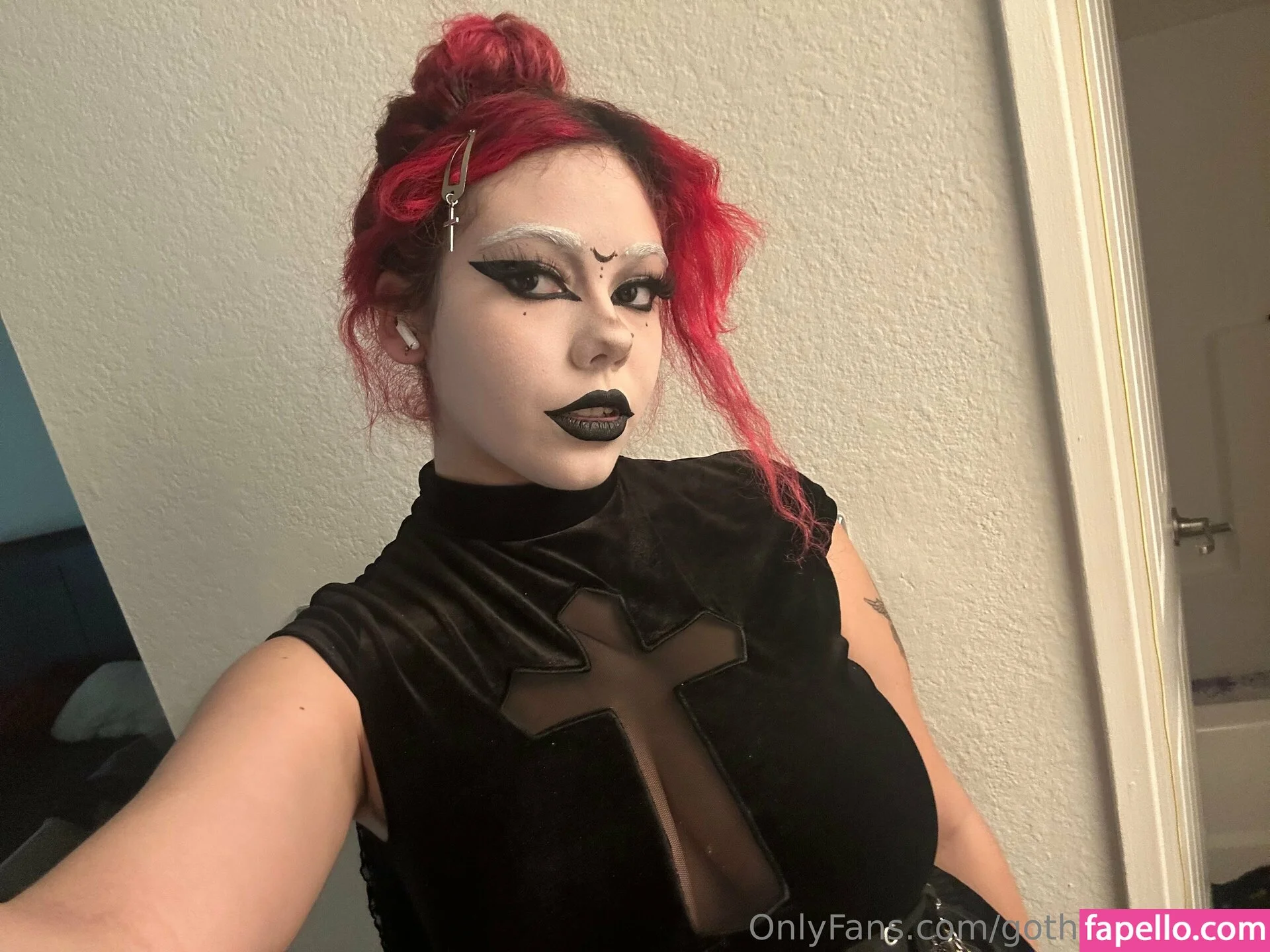 gothgamergirly / thegothmuse Onlyfans Photo Gallery 