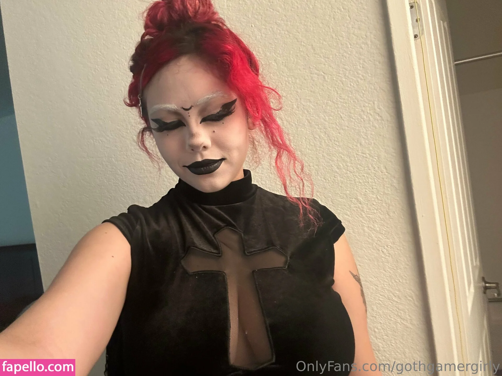 gothgamergirly / thegothmuse Onlyfans Photo Gallery 