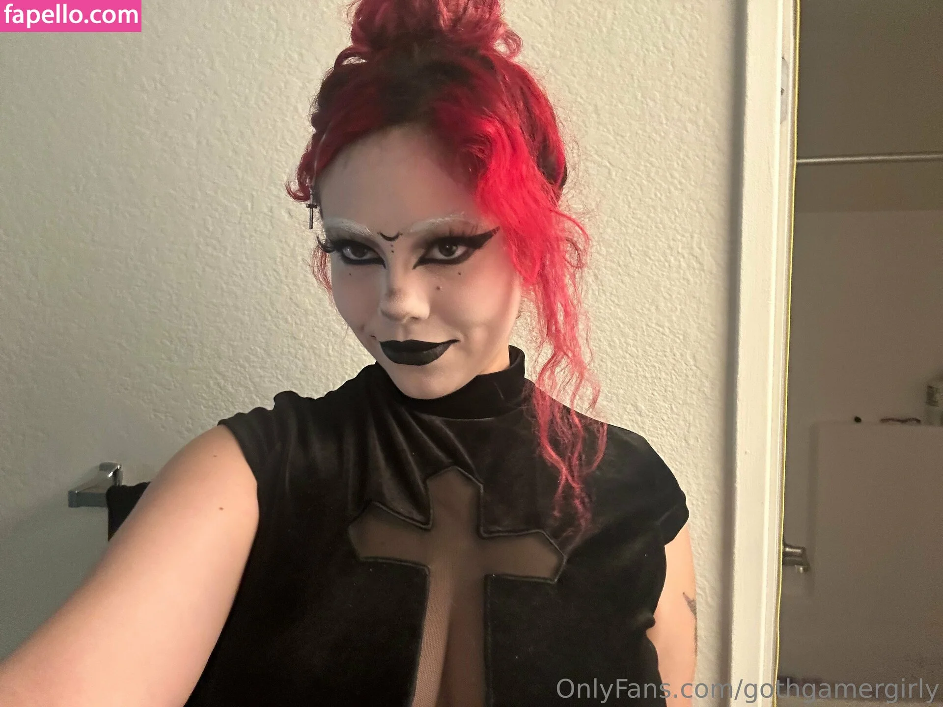 gothgamergirly / thegothmuse Onlyfans Photo Gallery 
