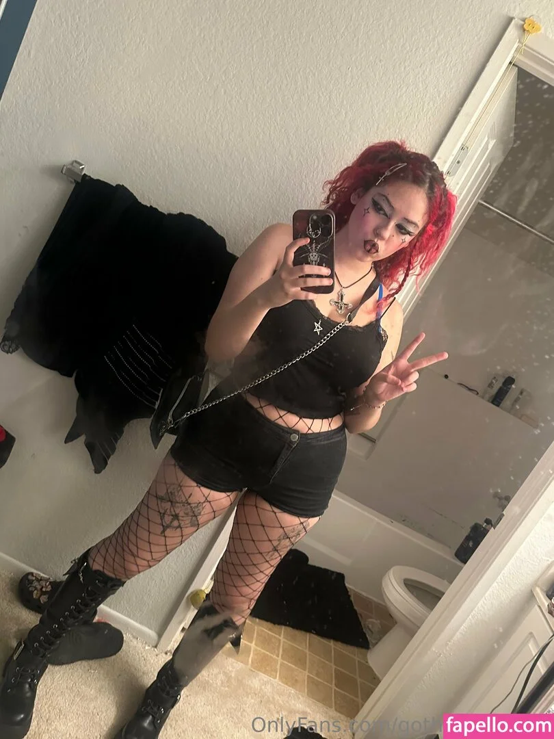 gothgamergirly / thegothmuse Onlyfans Photo Gallery 