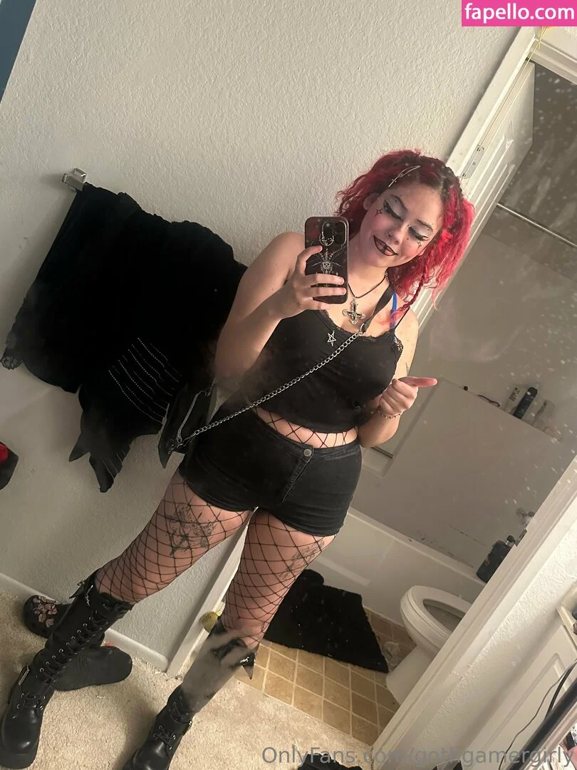 gothgamergirly / thegothmuse Onlyfans Photo Gallery 