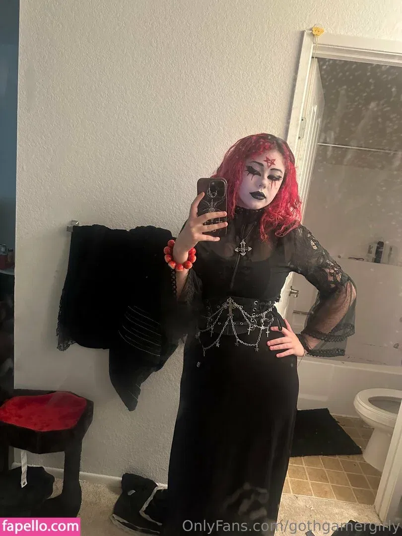 gothgamergirly / thegothmuse Onlyfans Photo Gallery 