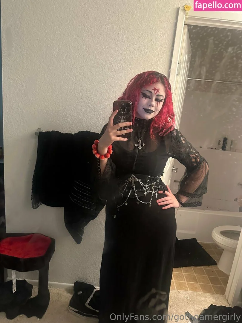 gothgamergirly / thegothmuse Onlyfans Photo Gallery 