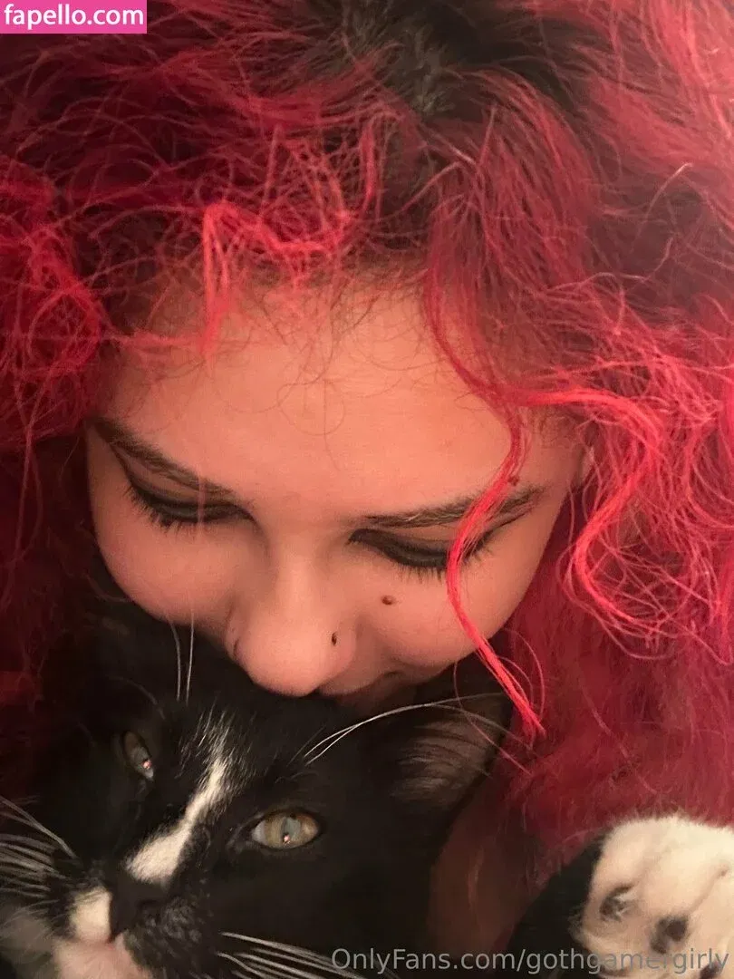 gothgamergirly / thegothmuse Onlyfans Photo Gallery 