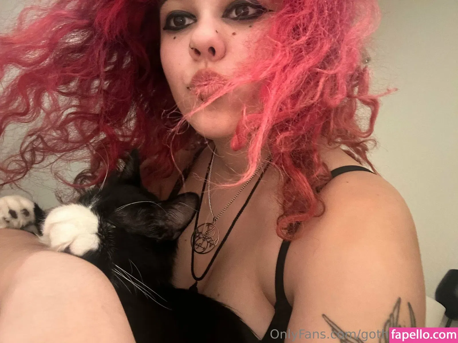 gothgamergirly / thegothmuse Onlyfans Photo Gallery 