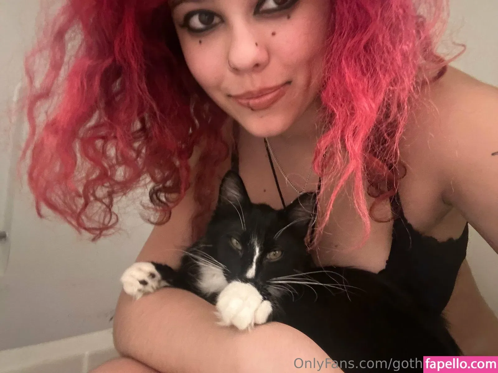 gothgamergirly / thegothmuse Onlyfans Photo Gallery 