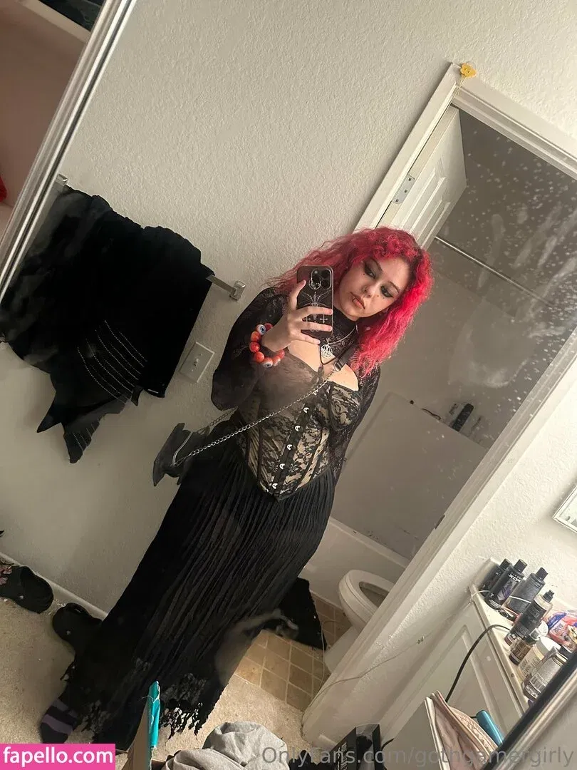gothgamergirly / thegothmuse Onlyfans Photo Gallery 