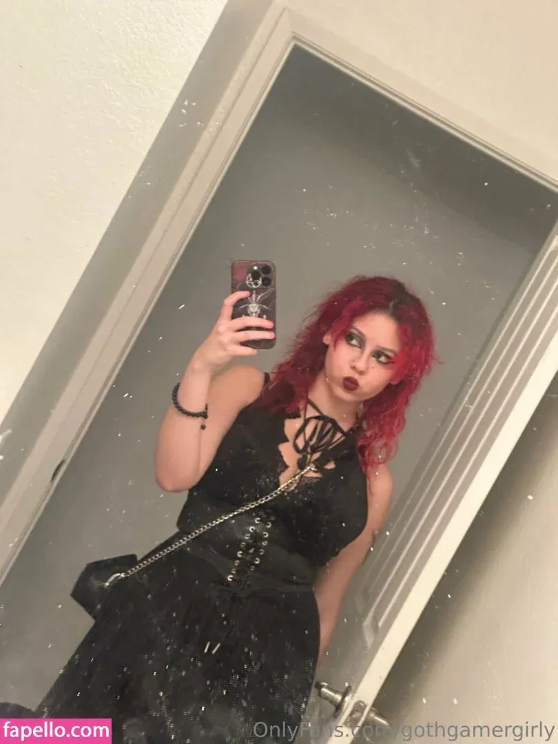 gothgamergirly / thegothmuse Onlyfans Photo Gallery 