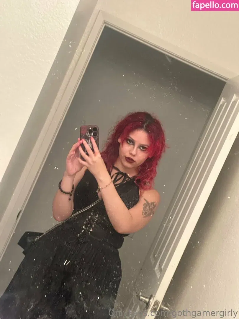 gothgamergirly / thegothmuse Onlyfans Photo Gallery 