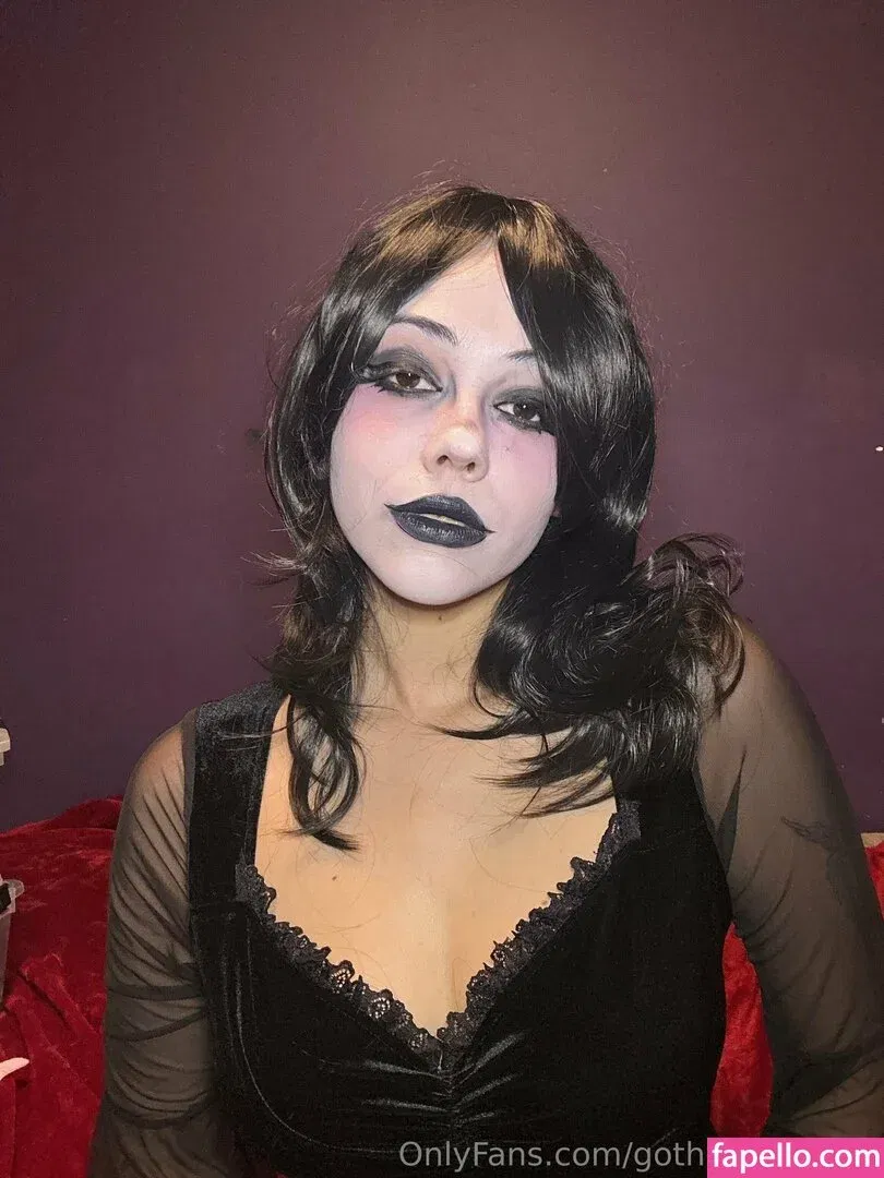 gothgamergirly / thegothmuse Onlyfans Photo Gallery 
