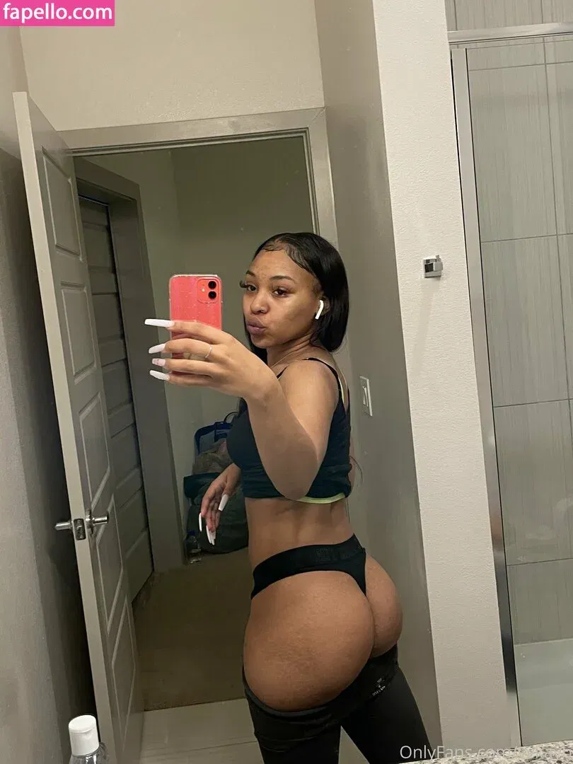 vixenkayb / vvkayb Onlyfans Photo Gallery 