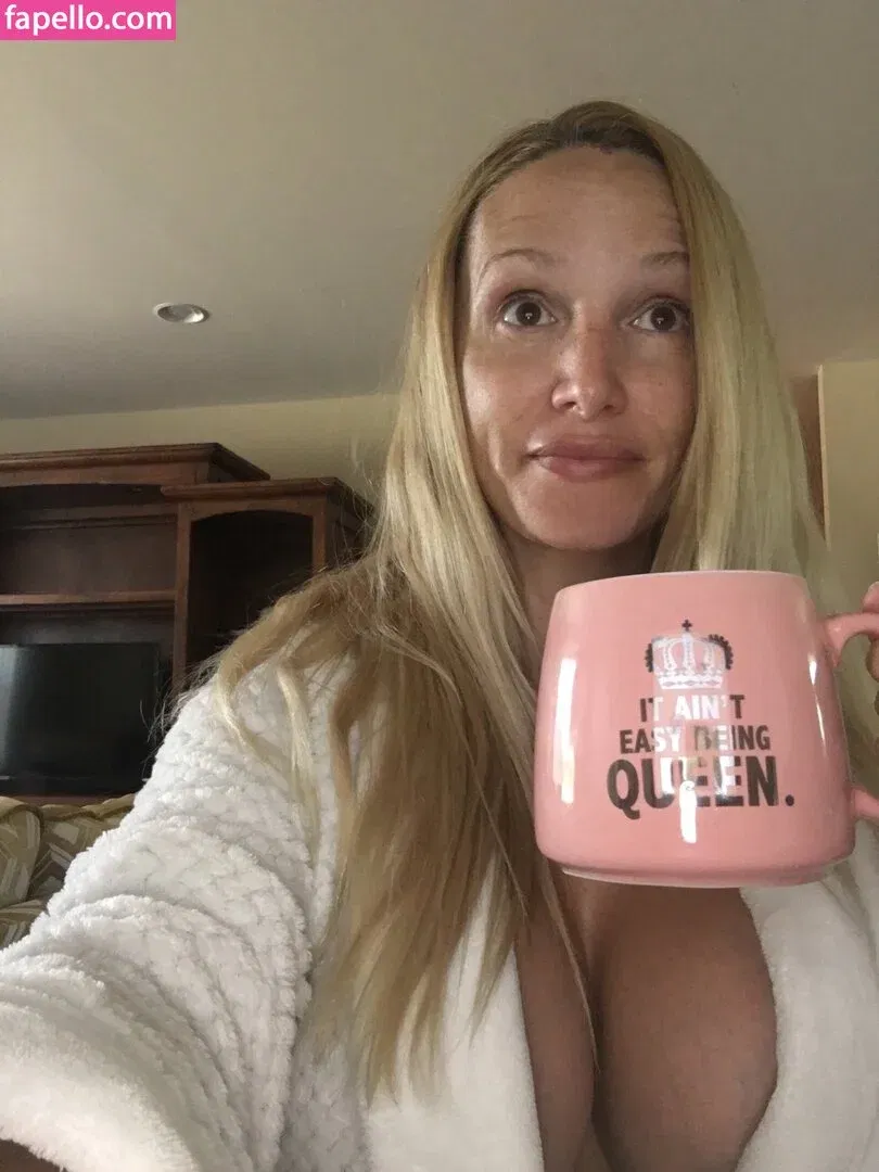 Billi Bardot / Holly Hale / billi_bardot / https: Onlyfans Photo Gallery 