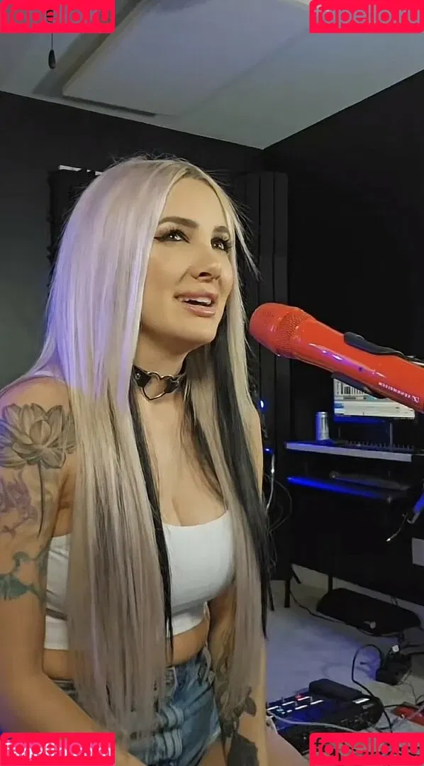 Addie Nicole Amick / Halocene / addienicoleamick Onlyfans Photo Gallery 