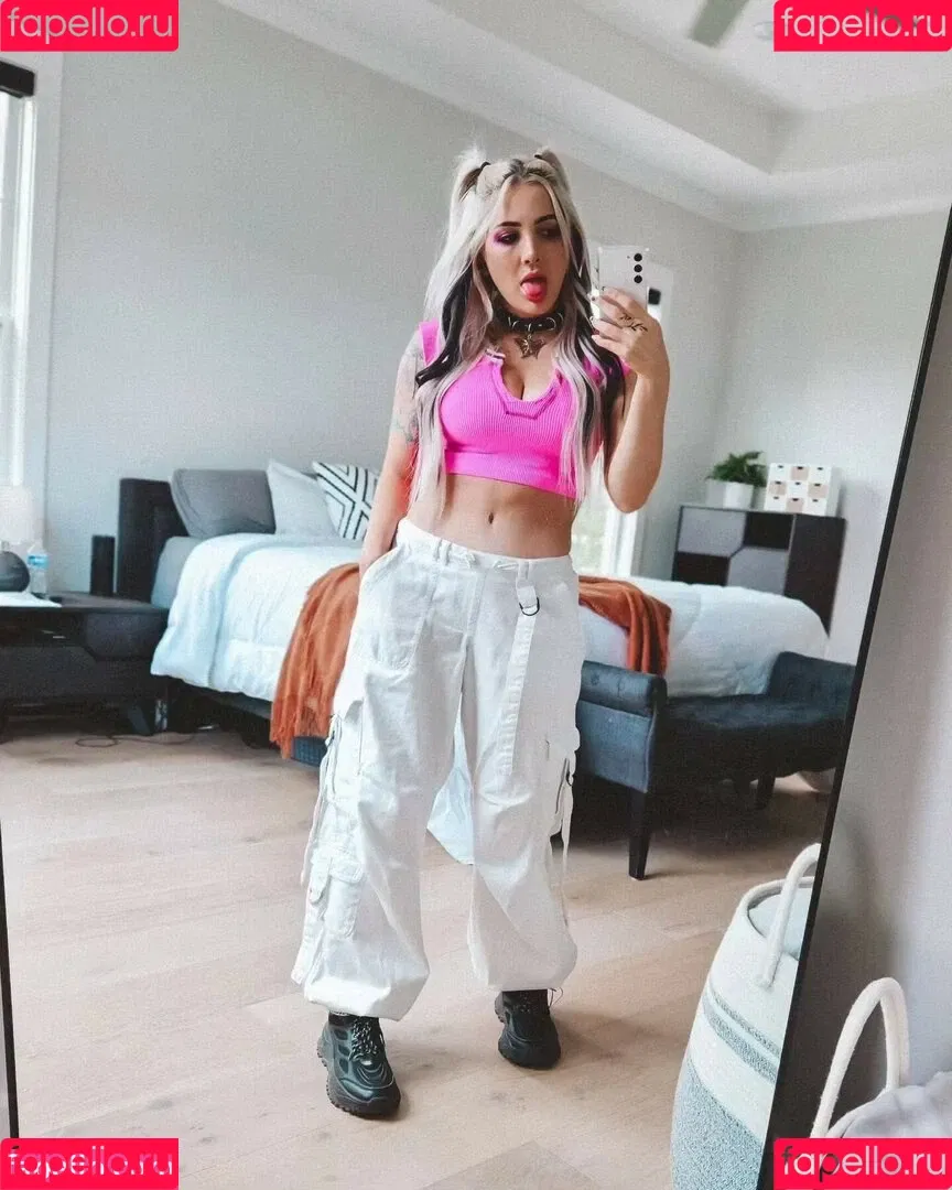 Addie Nicole Amick / Halocene / addienicoleamick Onlyfans Photo Gallery 