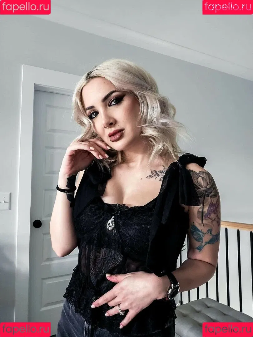 Addie Nicole Amick / Halocene / addienicoleamick Onlyfans Photo Gallery 