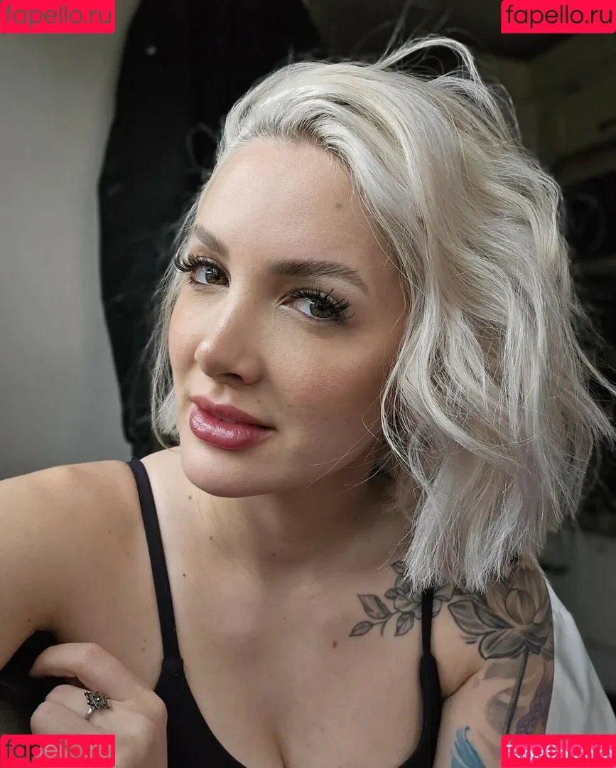 Addie Nicole Amick / Halocene / addienicoleamick Onlyfans Photo Gallery 