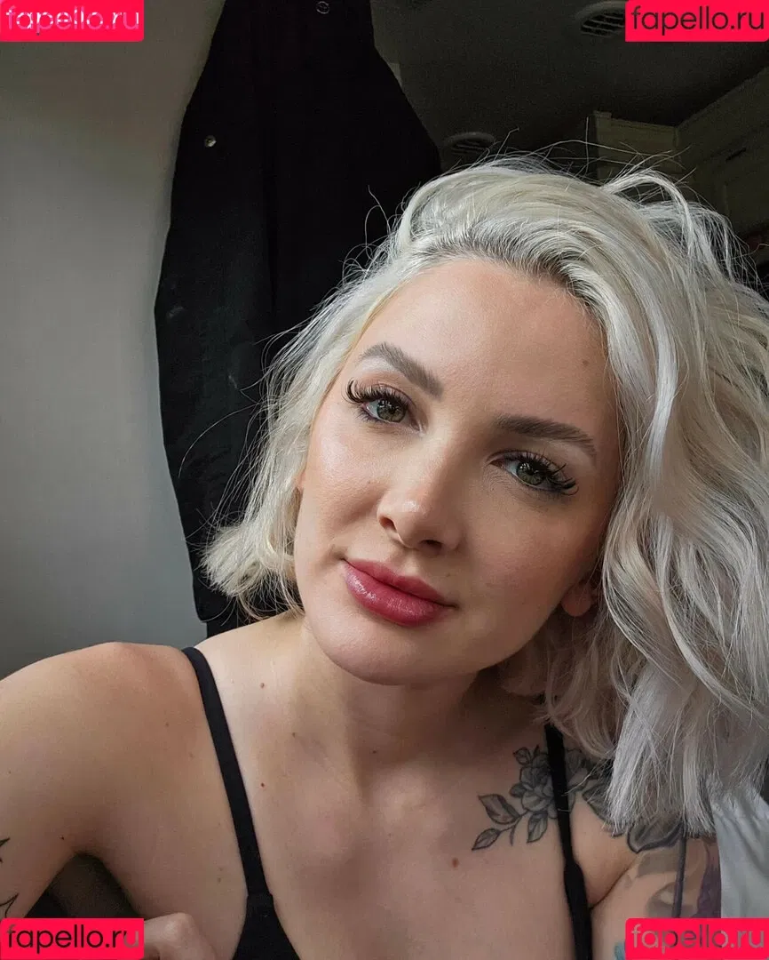 Addie Nicole Amick / Halocene / addienicoleamick Onlyfans Photo Gallery 