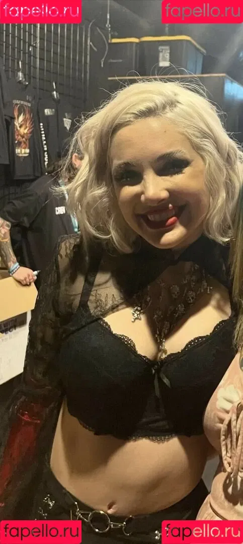 Addie Nicole Amick / Halocene / addienicoleamick Onlyfans Photo Gallery 