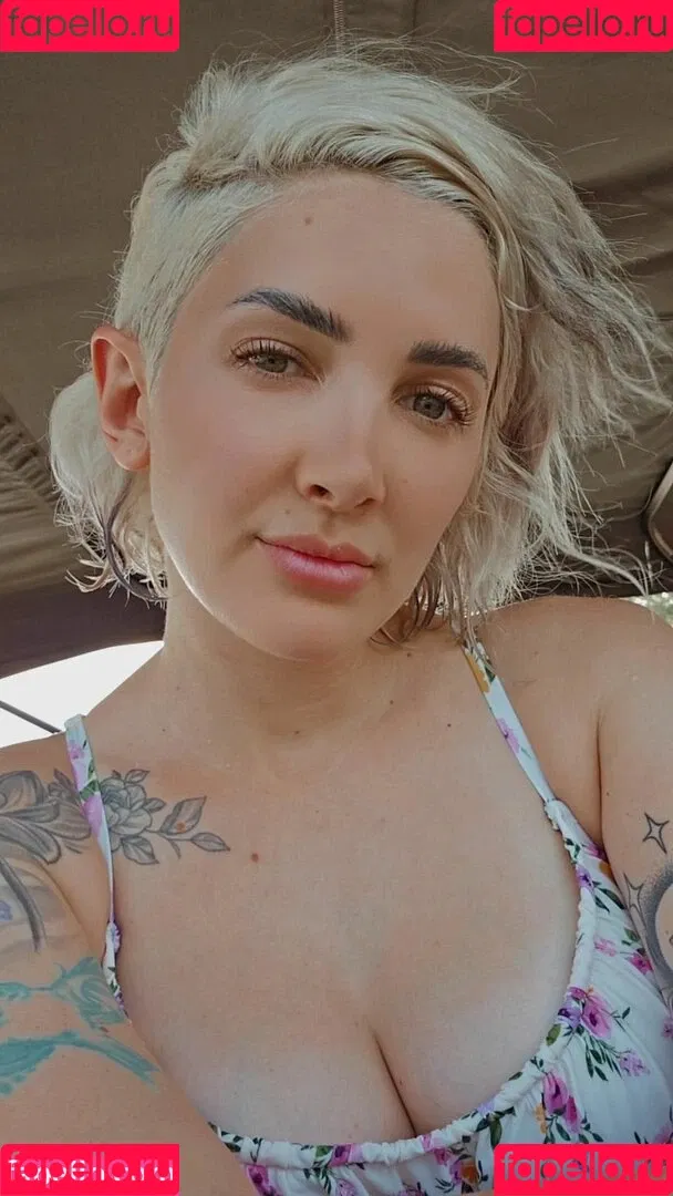 Addie Nicole Amick / Halocene / addienicoleamick Onlyfans Photo Gallery 