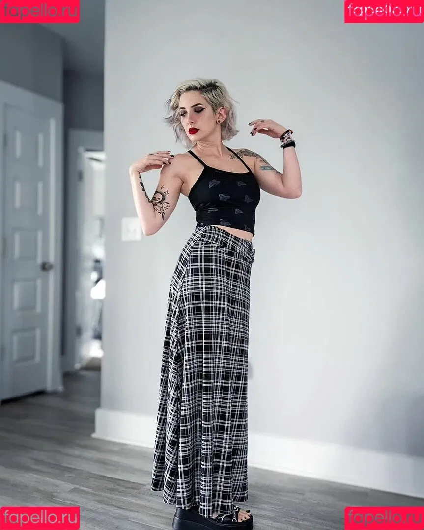 Addie Nicole Amick / Halocene / addienicoleamick Onlyfans Photo Gallery 