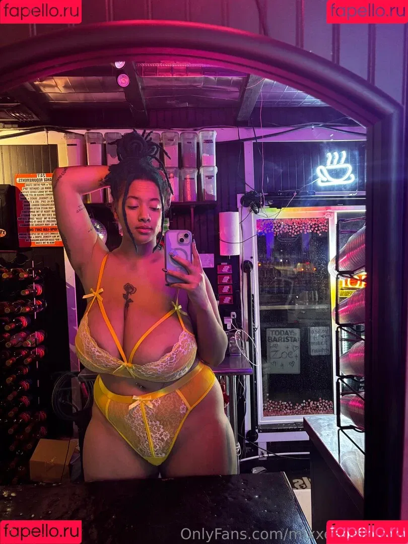 Mixxedbaby503 / mixxedbby.420 Onlyfans Photo Gallery 