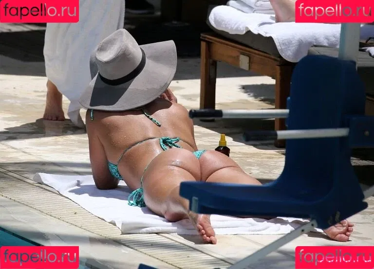 Britney Spears / britneyspears / xoxobritneyj Onlyfans Photo Gallery 