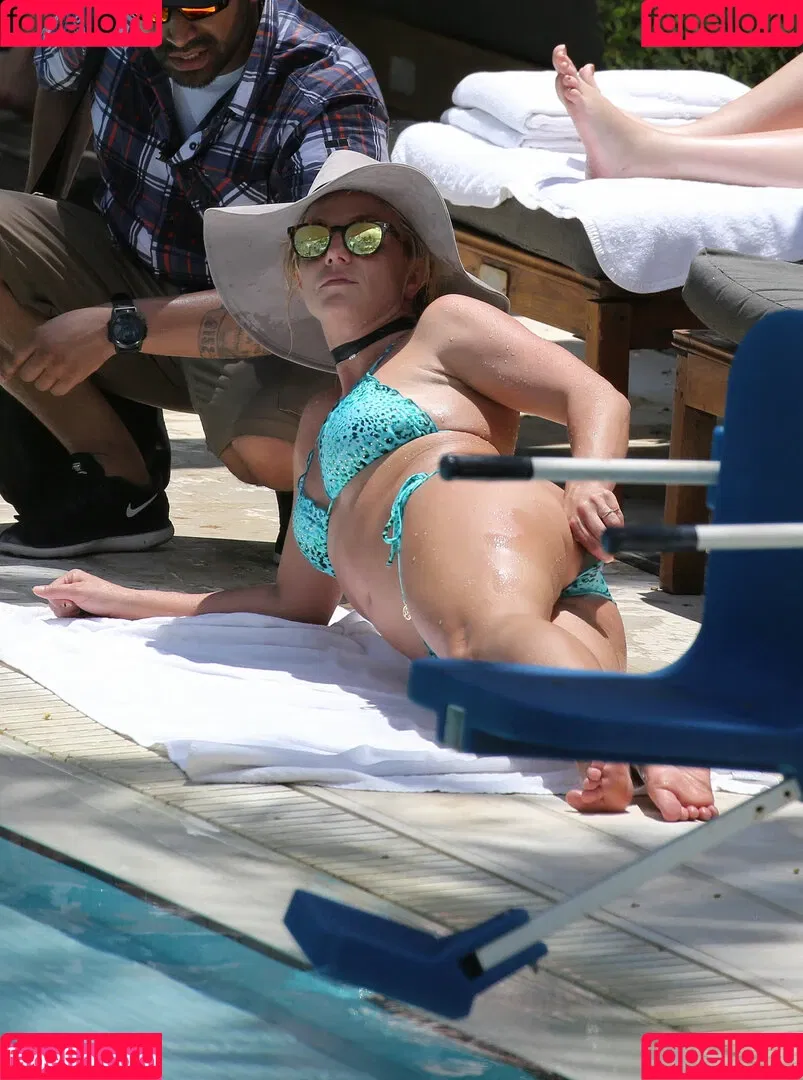Britney Spears / britneyspears / xoxobritneyj Onlyfans Photo Gallery 