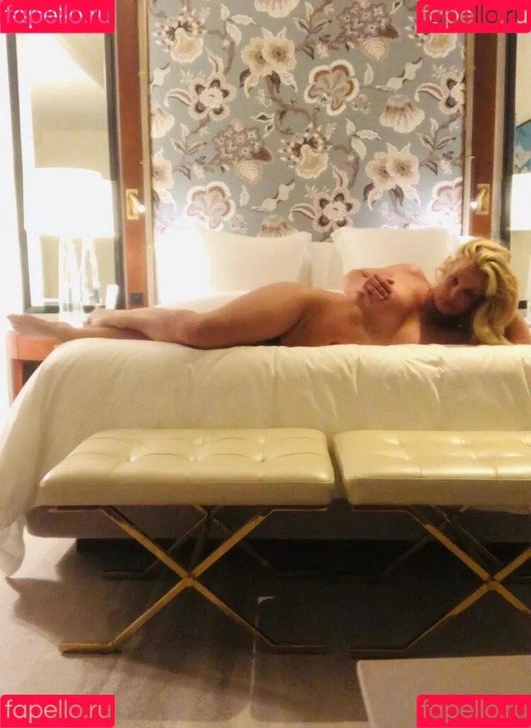 Britney Spears / britneyspears / xoxobritneyj Onlyfans Photo Gallery 
