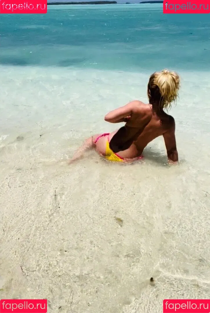 Britney Spears / britneyspears / xoxobritneyj Onlyfans Photo Gallery 
