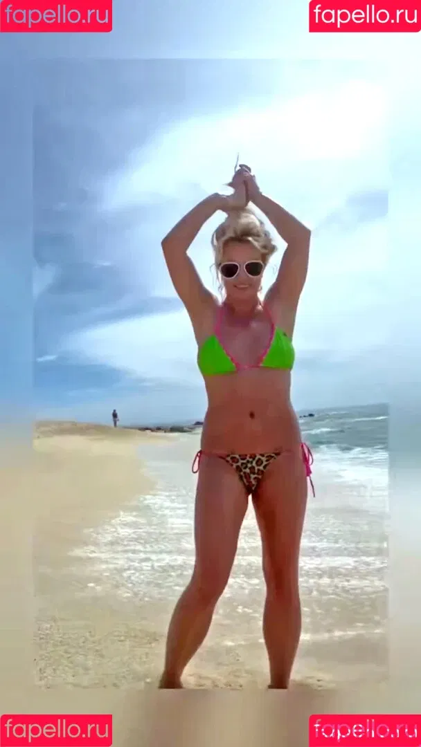 Britney Spears / britneyspears / xoxobritneyj Onlyfans Photo Gallery 