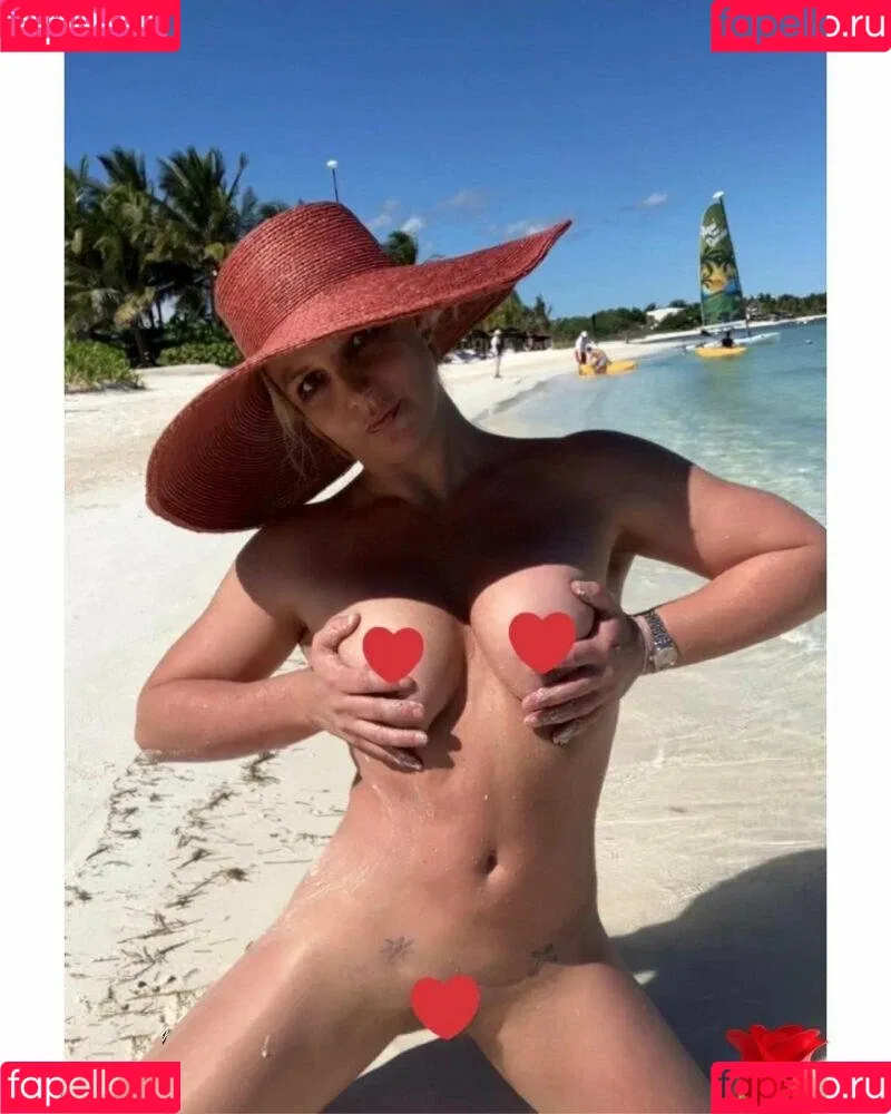 Britney Spears / britneyspears / xoxobritneyj Onlyfans Photo Gallery 