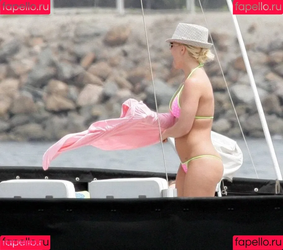 Britney Spears / britneyspears / xoxobritneyj Onlyfans Photo Gallery 