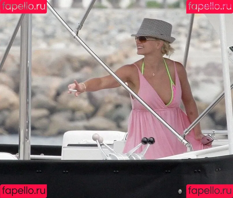 Britney Spears / britneyspears / xoxobritneyj Onlyfans Photo Gallery 