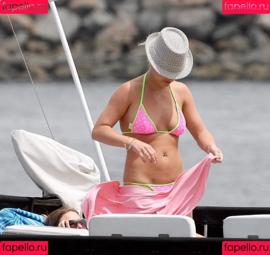 Britney Spears / britneyspears / xoxobritneyj Onlyfans Photo Gallery 