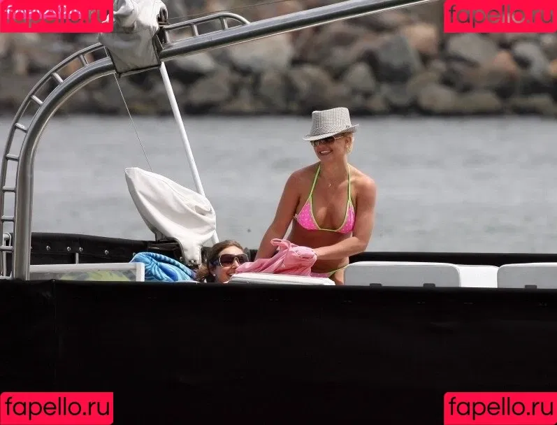 Britney Spears / britneyspears / xoxobritneyj Onlyfans Photo Gallery 